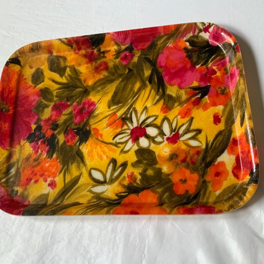vintage 1970s floral Tray. 1970s fiberglass serving tray. Vintage 70s tabletop